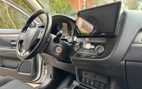 Mitsubishi Outlander III рестайлинг 3, 2018 год, 1 890 000 рублей, 29 фотография