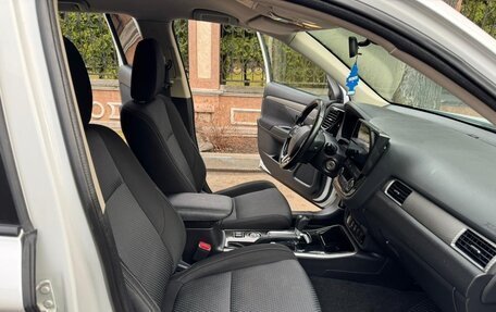 Mitsubishi Outlander III рестайлинг 3, 2018 год, 1 890 000 рублей, 30 фотография