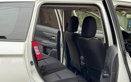 Mitsubishi Outlander III рестайлинг 3, 2018 год, 1 890 000 рублей, 33 фотография