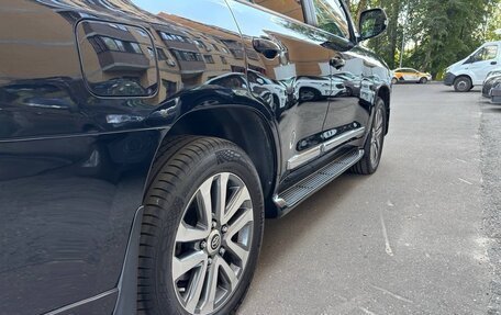 Toyota Land Cruiser 200, 2017 год, 5 850 000 рублей, 5 фотография