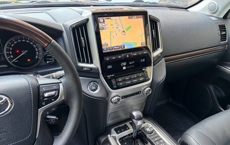 Toyota Land Cruiser 200, 2017 год, 5 850 000 рублей, 20 фотография