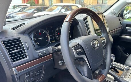 Toyota Land Cruiser 200, 2017 год, 5 850 000 рублей, 22 фотография
