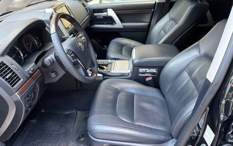 Toyota Land Cruiser 200, 2017 год, 5 850 000 рублей, 33 фотография