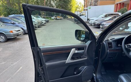 Toyota Land Cruiser 200, 2017 год, 5 850 000 рублей, 32 фотография