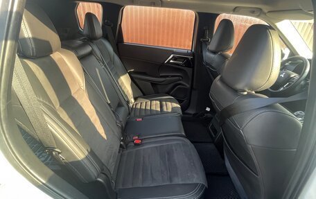 Mitsubishi Outlander, 2023 год, 4 700 000 рублей, 16 фотография