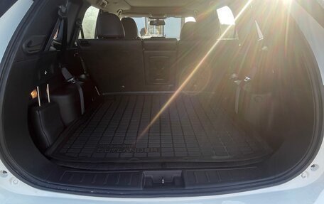 Mitsubishi Outlander, 2023 год, 4 700 000 рублей, 19 фотография