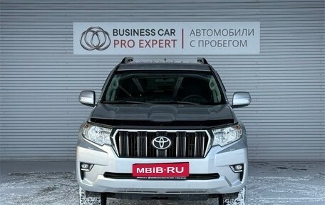 Toyota Land Cruiser Prado 150 рестайлинг 2, 2017 год, 4 590 000 рублей, 2 фотография