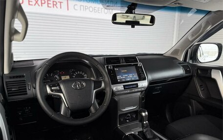 Toyota Land Cruiser Prado 150 рестайлинг 2, 2017 год, 4 590 000 рублей, 16 фотография