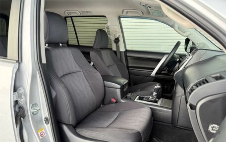 Toyota Land Cruiser Prado 150 рестайлинг 2, 2017 год, 4 590 000 рублей, 12 фотография