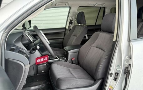 Toyota Land Cruiser Prado 150 рестайлинг 2, 2017 год, 4 590 000 рублей, 10 фотография