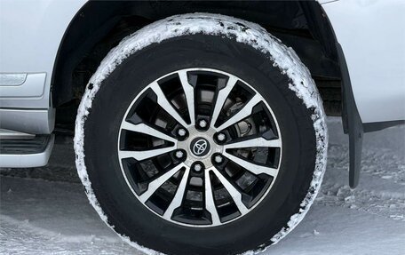 Toyota Land Cruiser Prado 150 рестайлинг 2, 2017 год, 4 590 000 рублей, 30 фотография