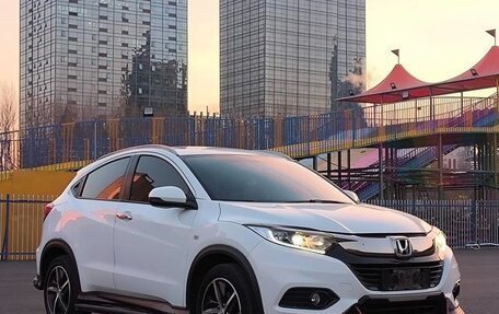 Honda Vezel, 2022 год, 1 250 000 рублей, 3 фотография