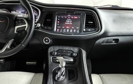 Dodge Challenger III рестайлинг 2, 2014 год, 3 100 000 рублей, 19 фотография