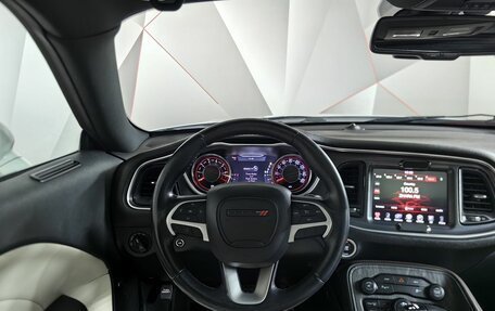 Dodge Challenger III рестайлинг 2, 2014 год, 3 100 000 рублей, 16 фотография