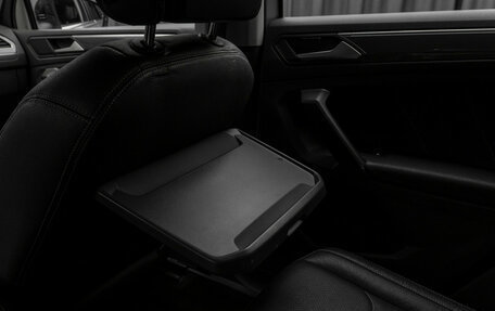 Volkswagen Tiguan II, 2019 год, 2 390 000 рублей, 16 фотография