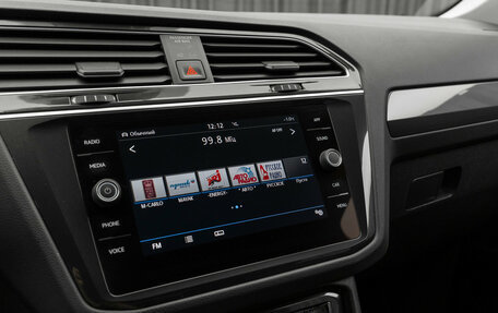 Volkswagen Tiguan II, 2019 год, 2 390 000 рублей, 21 фотография