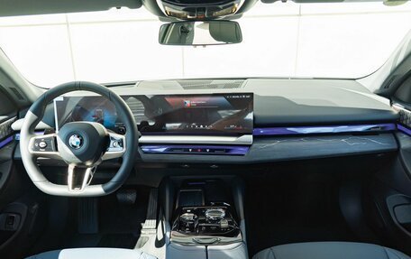 BMW 5 серия, 2025 год, 9 590 000 рублей, 10 фотография