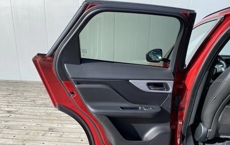 Jaguar F-Pace, 2016 год, 2 750 000 рублей, 15 фотография