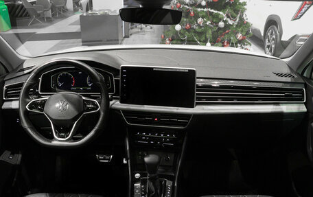 Volkswagen Tiguan II, 2023 год, 4 359 000 рублей, 9 фотография