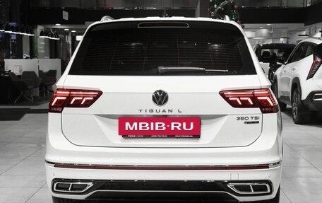 Volkswagen Tiguan II, 2023 год, 4 359 000 рублей, 5 фотография