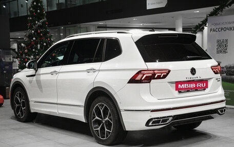 Volkswagen Tiguan II, 2023 год, 4 359 000 рублей, 6 фотография