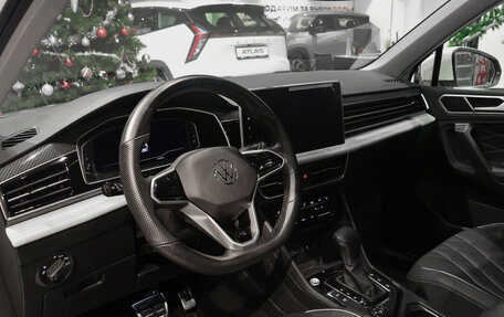 Volkswagen Tiguan II, 2023 год, 4 359 000 рублей, 12 фотография