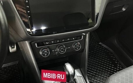 Volkswagen Tiguan II, 2017 год, 2 070 000 рублей, 17 фотография