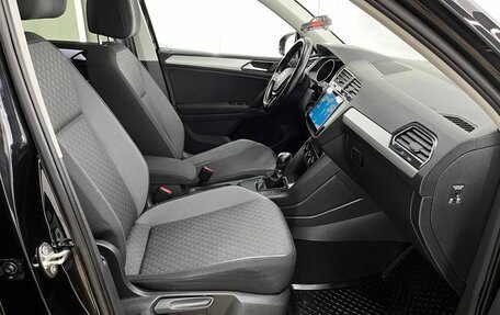 Volkswagen Tiguan II, 2017 год, 2 070 000 рублей, 24 фотография