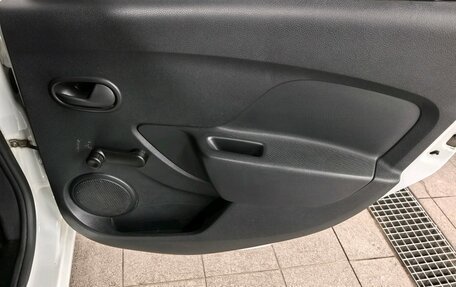 Renault Logan II, 2019 год, 1 150 000 рублей, 19 фотография