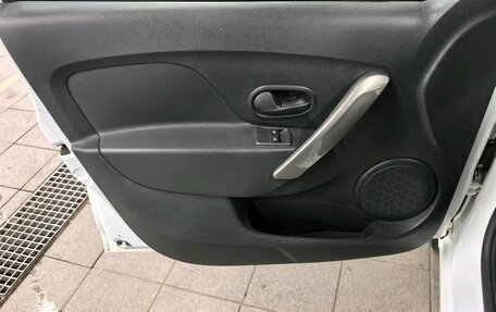 Renault Logan II, 2019 год, 1 150 000 рублей, 17 фотография