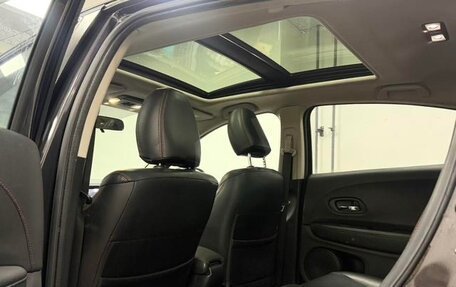 Honda Vezel, 2022 год, 1 270 000 рублей, 16 фотография