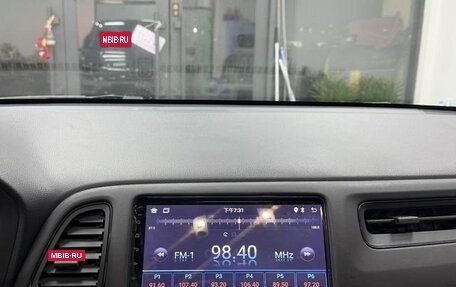 Honda Vezel, 2022 год, 1 270 000 рублей, 12 фотография