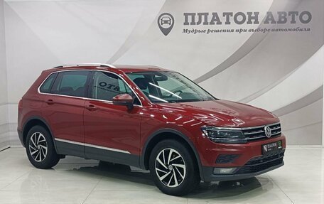 Volkswagen Tiguan II, 2018 год, 1 997 000 рублей, 3 фотография