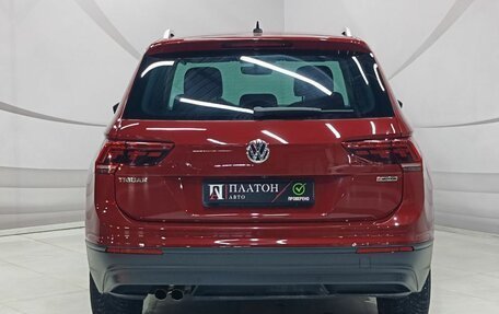 Volkswagen Tiguan II, 2018 год, 1 997 000 рублей, 6 фотография
