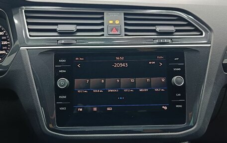 Volkswagen Tiguan II, 2018 год, 1 997 000 рублей, 13 фотография