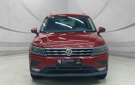 Volkswagen Tiguan II, 2018 год, 1 997 000 рублей, 2 фотография