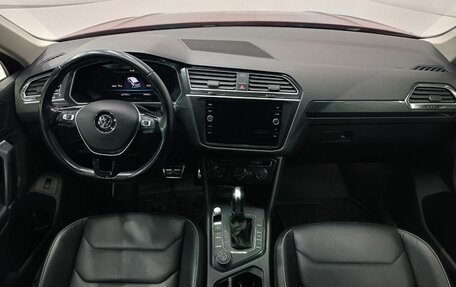 Volkswagen Tiguan II, 2018 год, 1 997 000 рублей, 10 фотография