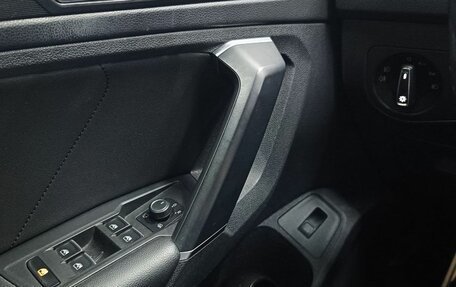 Volkswagen Tiguan II, 2018 год, 1 997 000 рублей, 15 фотография