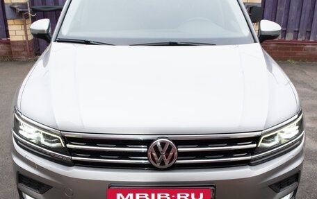 Volkswagen Tiguan II, 2017 год, 2 950 000 рублей, 2 фотография