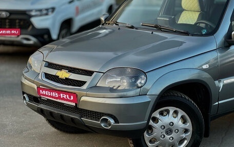 Chevrolet Niva I рестайлинг, 2017 год, 759 000 рублей, 4 фотография