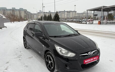 Hyundai Solaris II рестайлинг, 2012 год, 720 000 рублей, 4 фотография