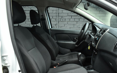 Renault Logan II, 2016 год, 799 000 рублей, 10 фотография