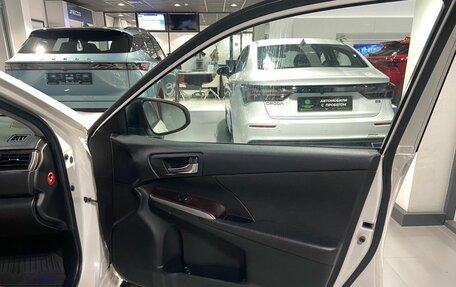 Toyota Camry, 2017 год, 2 200 000 рублей, 6 фотография