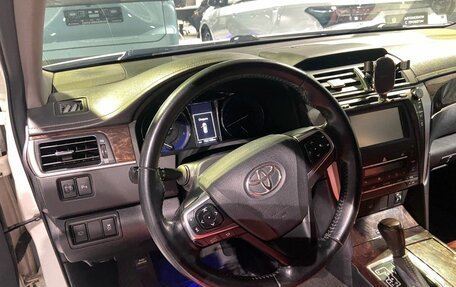 Toyota Camry, 2017 год, 2 200 000 рублей, 15 фотография