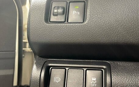 Toyota Camry, 2017 год, 2 200 000 рублей, 16 фотография