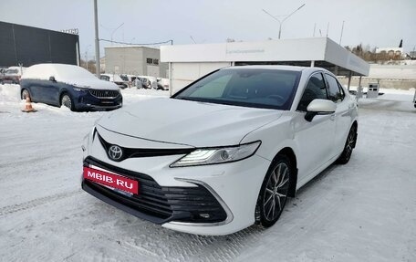 Toyota Camry, 2021 год, 2 700 850 рублей, 2 фотография