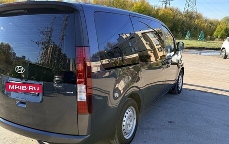 Hyundai Staria, 2023 год, 4 950 000 рублей, 5 фотография