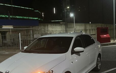 Skoda Rapid I, 2014 год, 900 000 рублей, 6 фотография