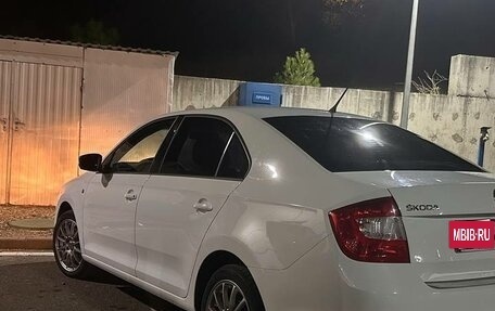 Skoda Rapid I, 2014 год, 900 000 рублей, 7 фотография