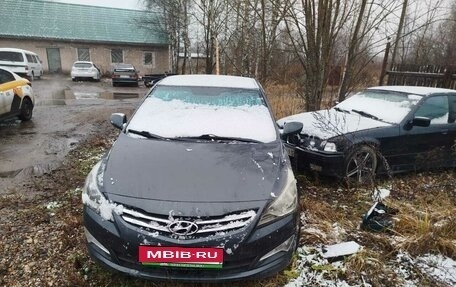 Hyundai Solaris II рестайлинг, 2015 год, 350 000 рублей, 1 фотография